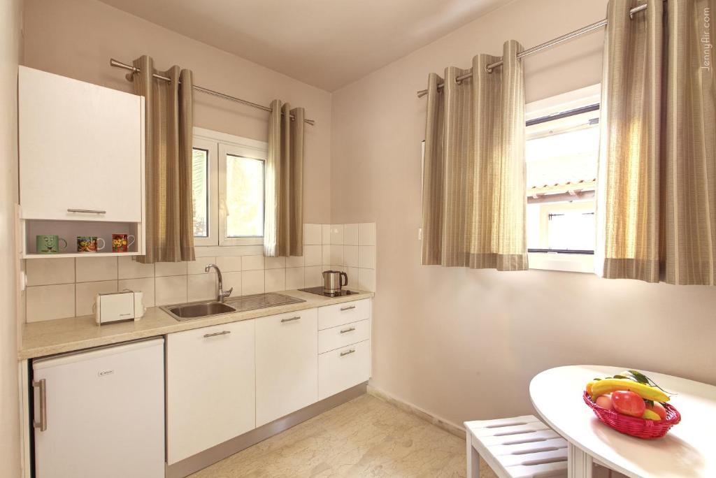 Paradise Village Aparthotel Roda (Corfu)